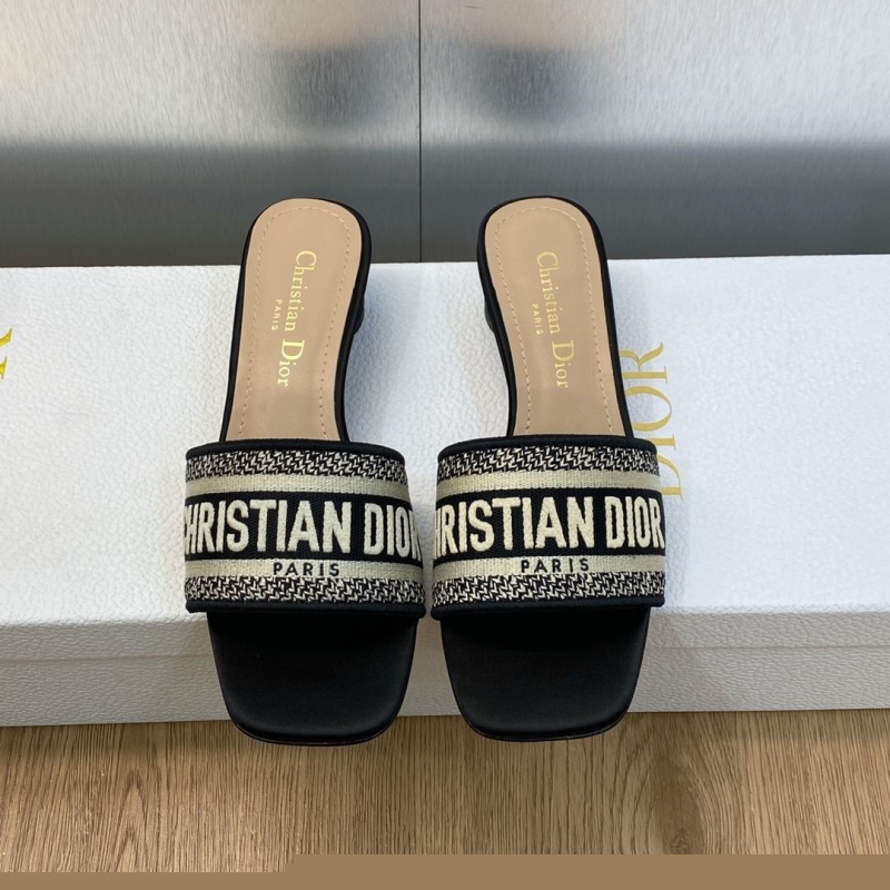 ch**an D*or slippers